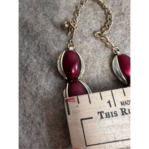 Stunning STATEMENT Signed Kramer Red Cabochon Necklace, Burgundy Lucite, Gold To - Picture 8 of 8